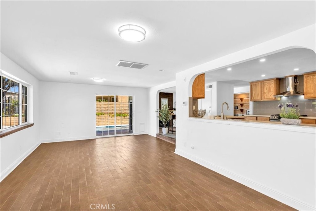 3315 Hawkwood