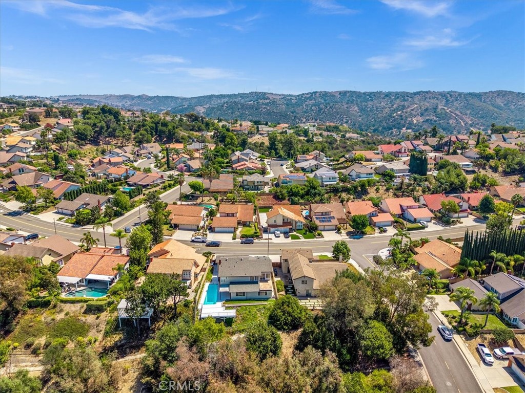 3315 Hawkwood