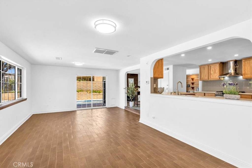 3315 Hawkwood