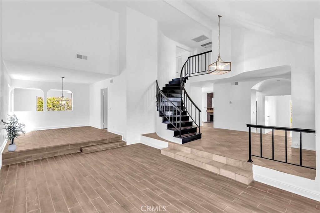 3315 Hawkwood