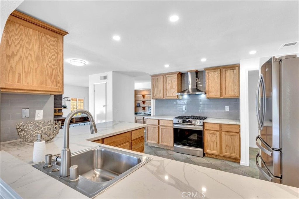 3315 Hawkwood