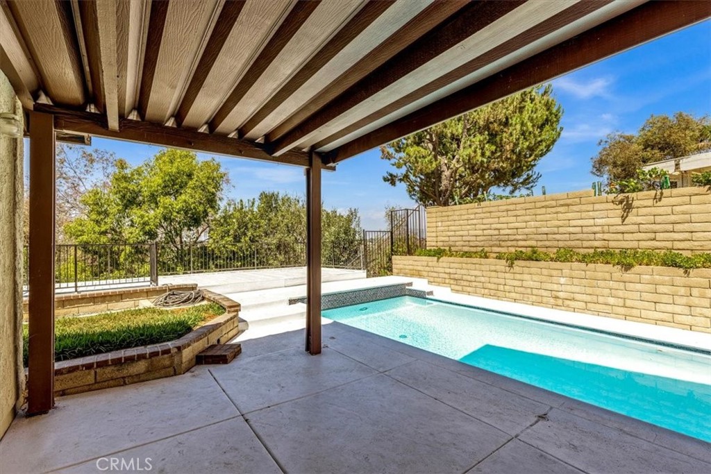3315 Hawkwood