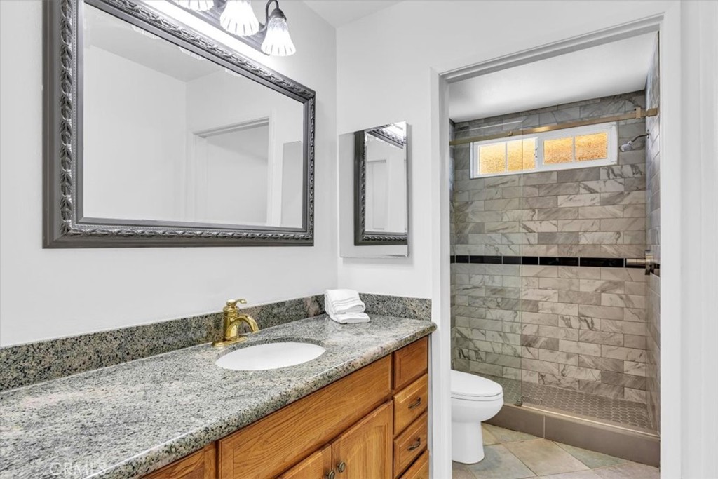 3315 Hawkwood