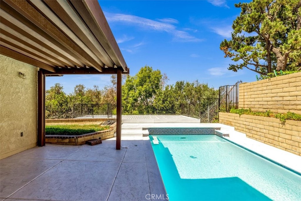 3315 Hawkwood