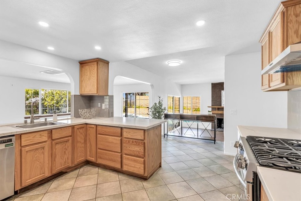 3315 Hawkwood