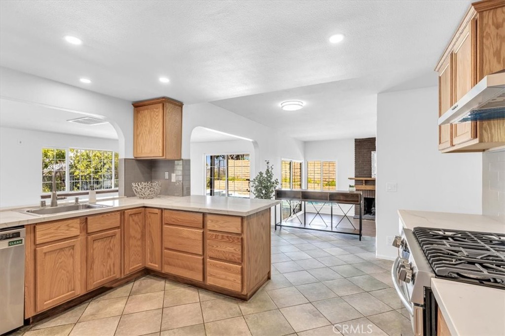 3315 Hawkwood
