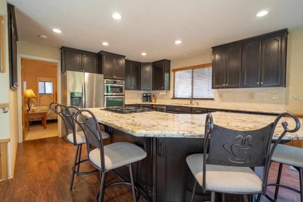 1265 Spring Valley Way
