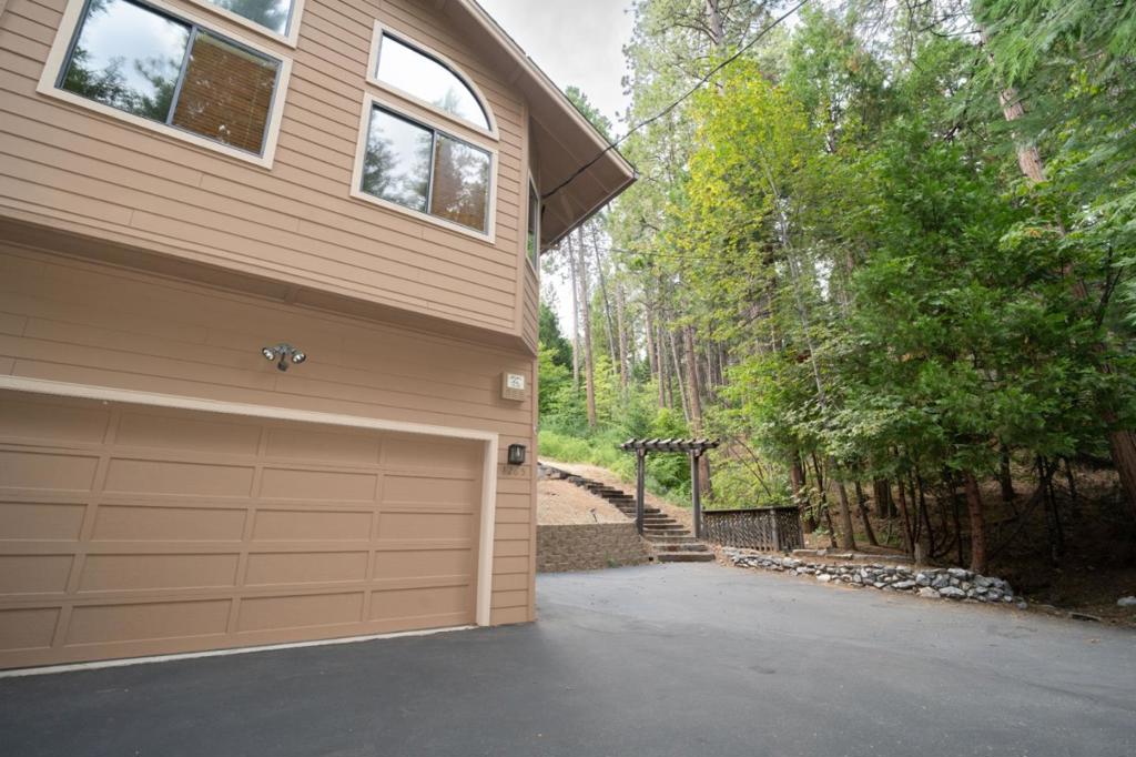 1265 Spring Valley Way