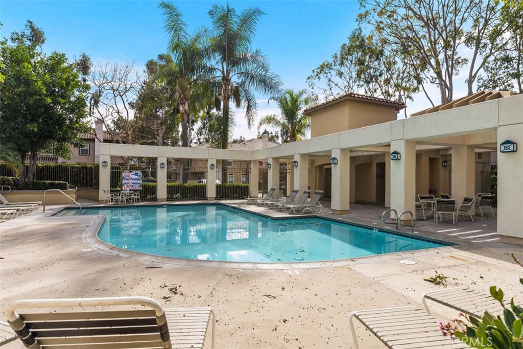 54 Camino Del Oro