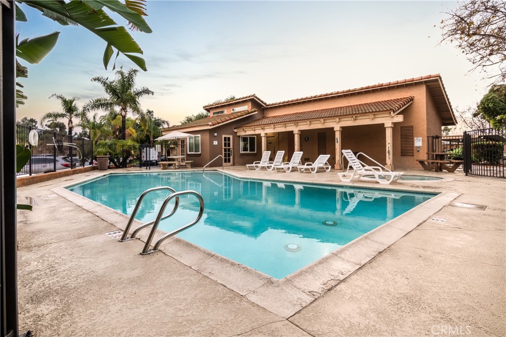 204 Woodland Parkway 217