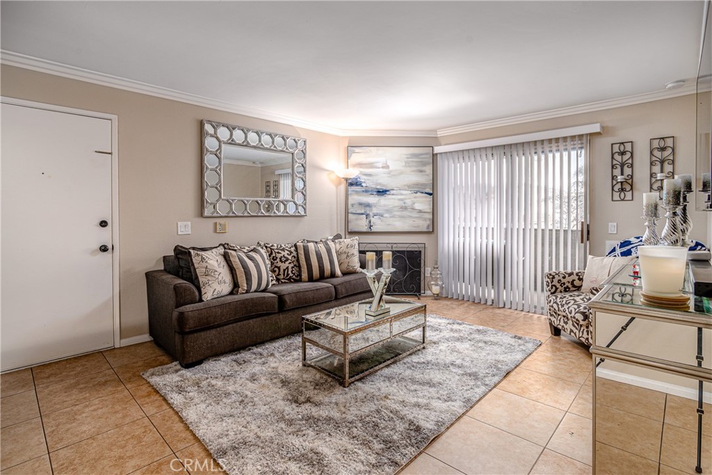 204 Woodland Parkway 217