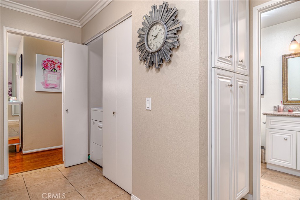 204 Woodland Parkway 217