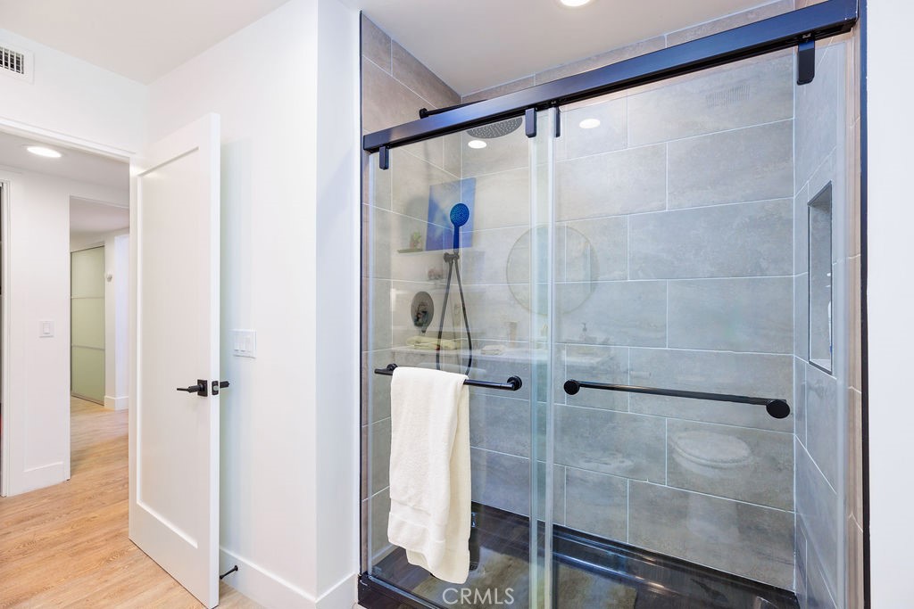 73700 Grapevine Street 6