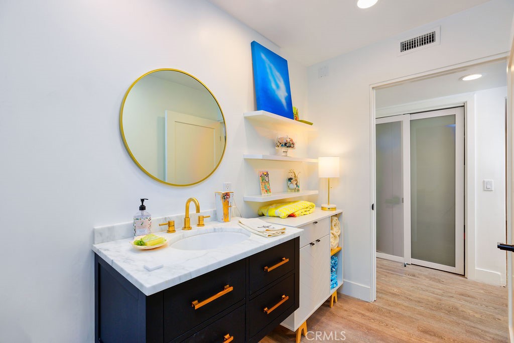 73700 Grapevine Street 6