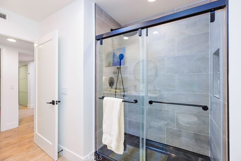 73700 Grapevine Street 6