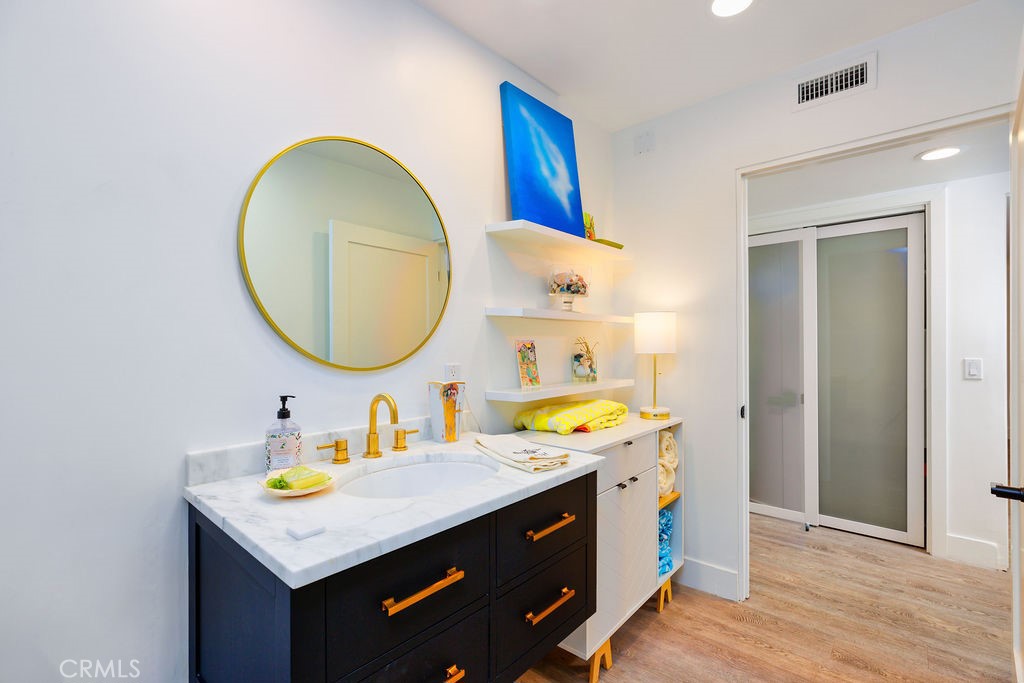 73700 Grapevine Street 6