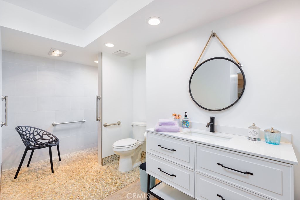 73700 Grapevine Street 6