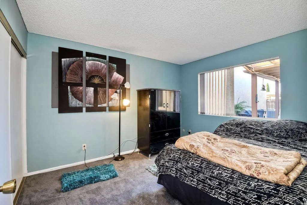 4444 Kittiwake Way