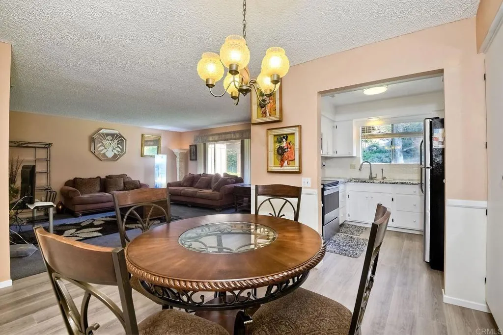 4444 Kittiwake Way