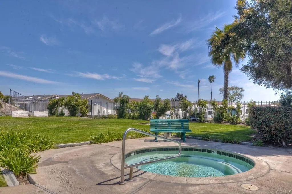 4444 Kittiwake Way