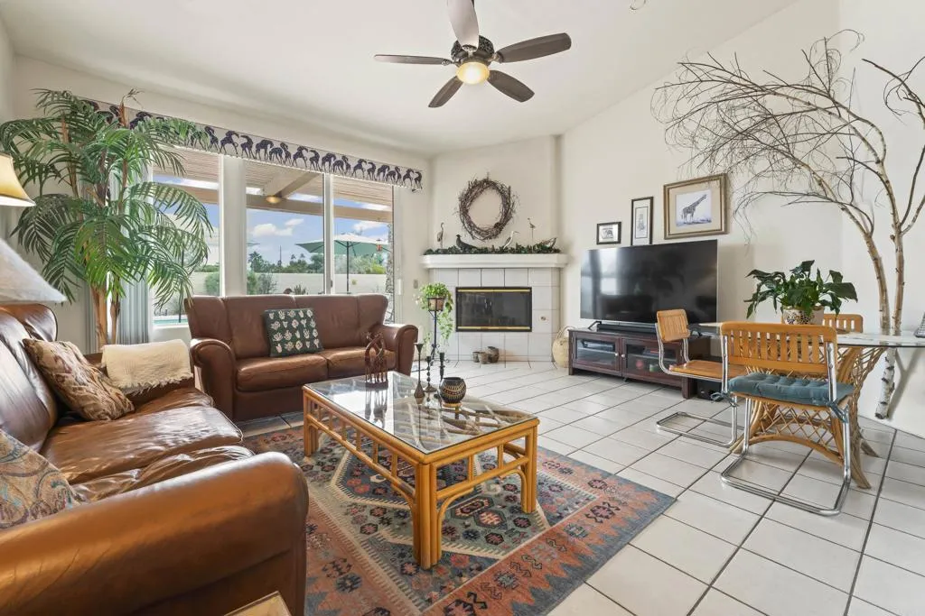 40900 Avenida Estrada