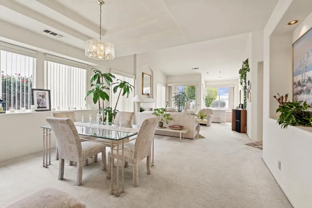 40900 Avenida Estrada