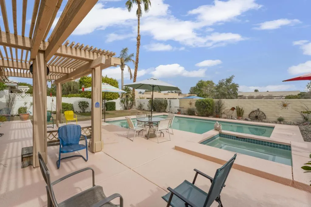 40900 Avenida Estrada