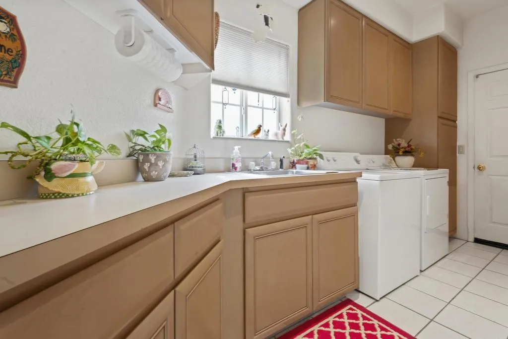 40900 Avenida Estrada