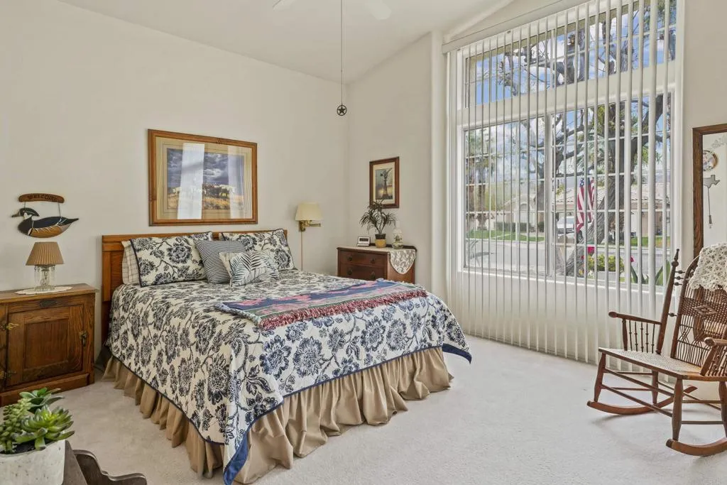 40900 Avenida Estrada