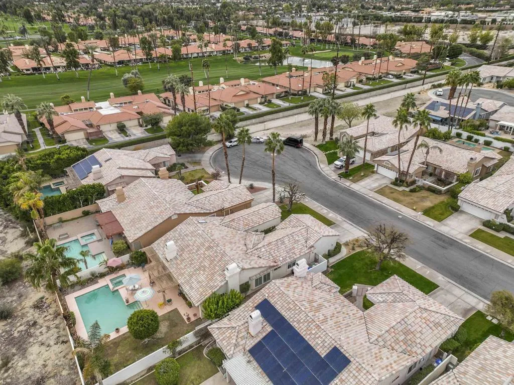 40900 Avenida Estrada