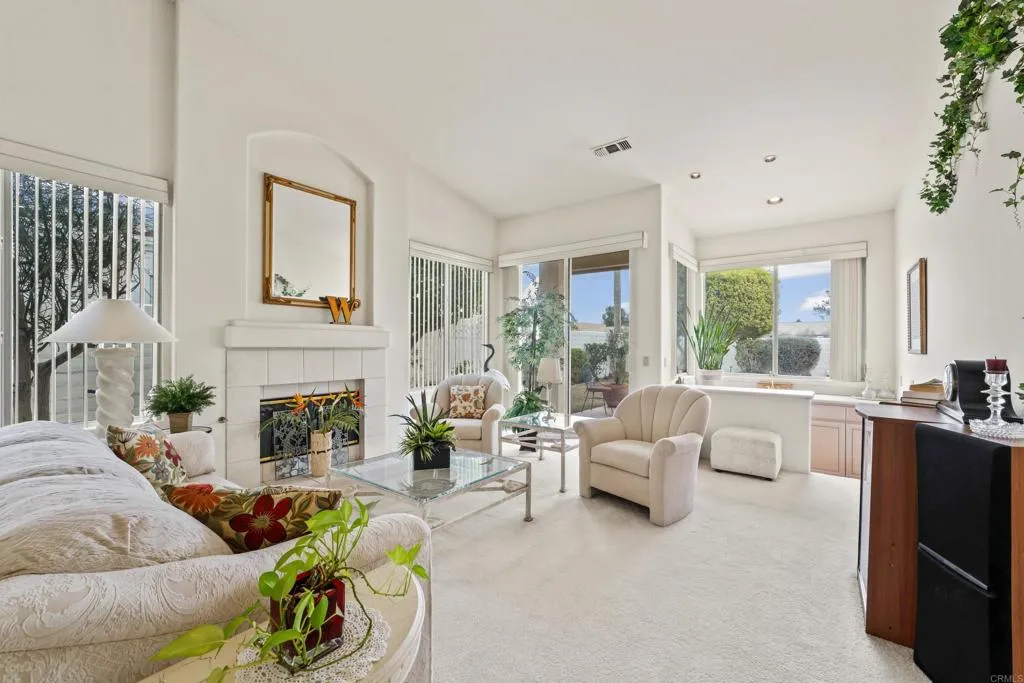 40900 Avenida Estrada