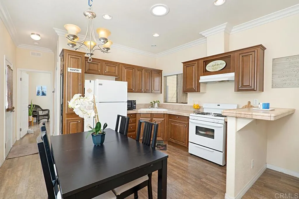 1549 N Vulcan SPC 74