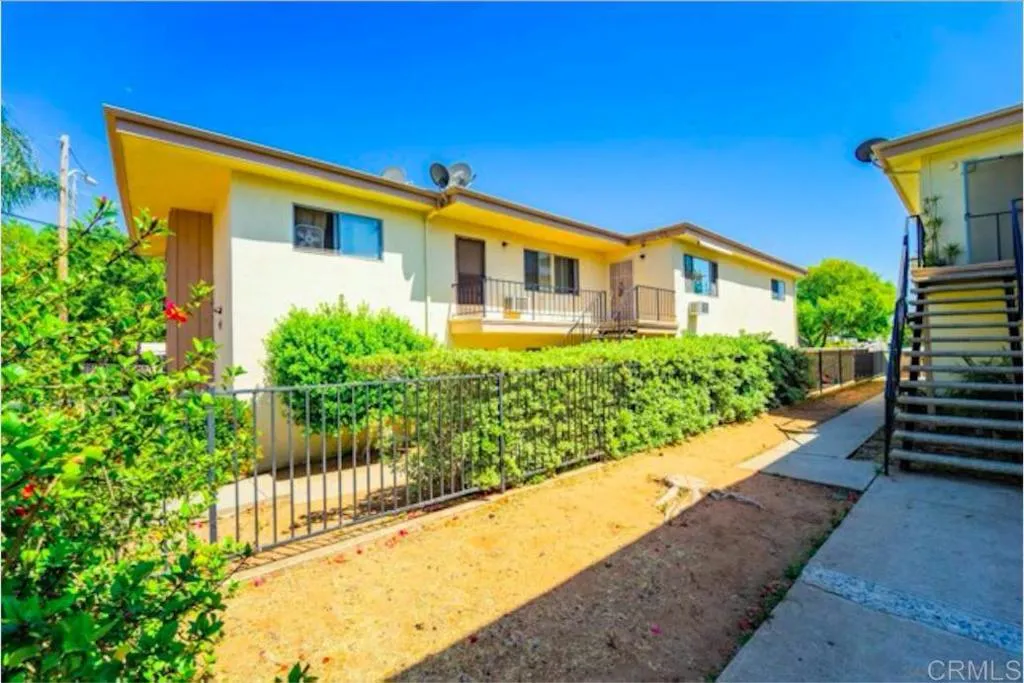 729 E Elder