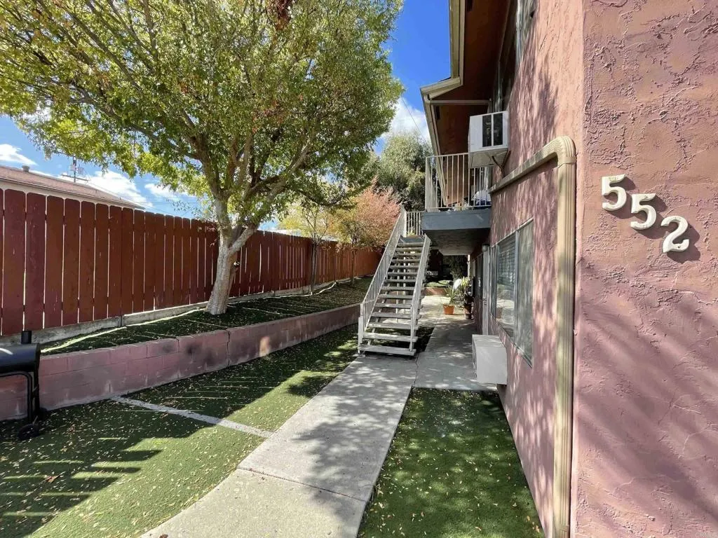 552 Millar Ave