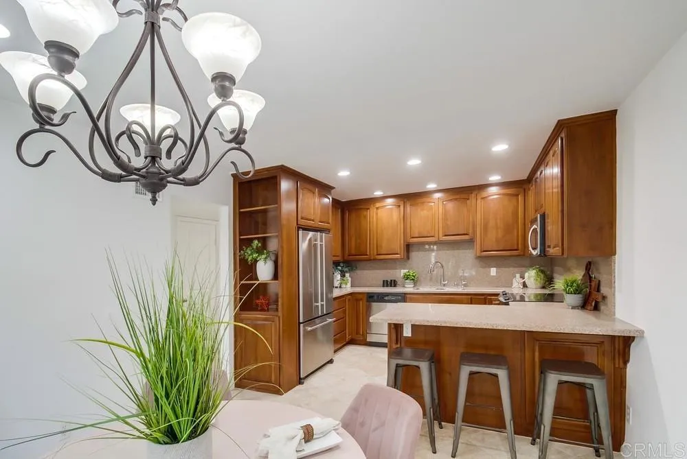 4008 Loma Riviera Circle