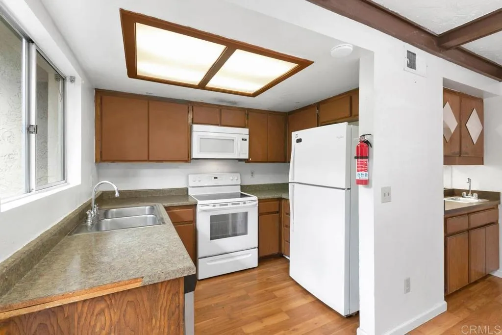 1123 Decker Street Unit: E