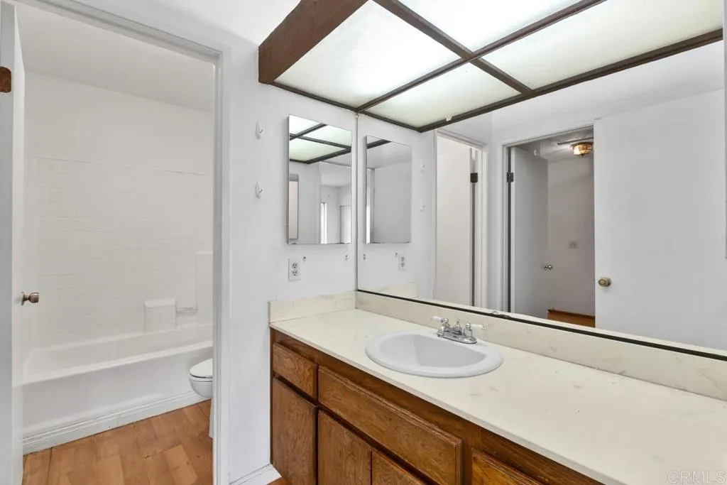 1123 Decker Street Unit: E
