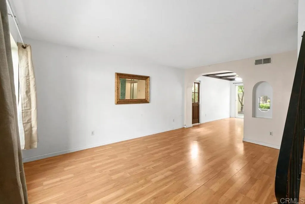 1123 Decker Street Unit: E