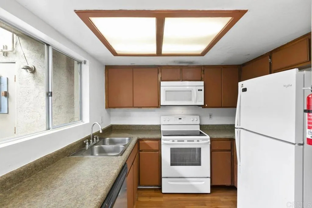 1123 Decker Street Unit: E