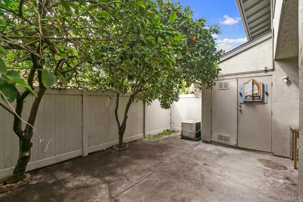 1123 Decker Street Unit: E