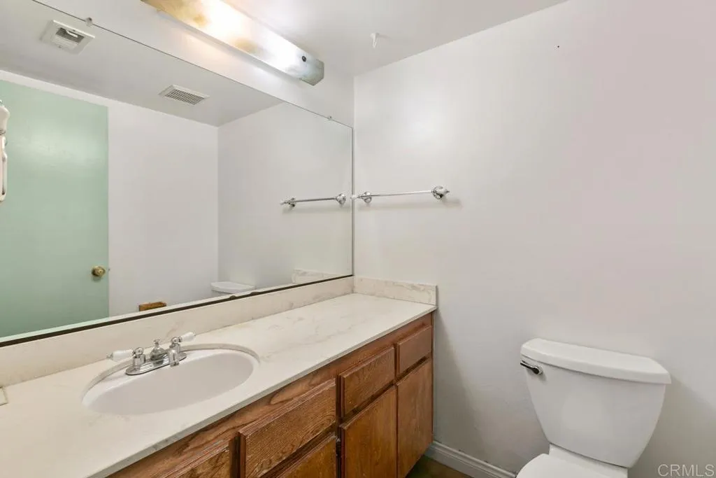 1123 Decker Street Unit: E
