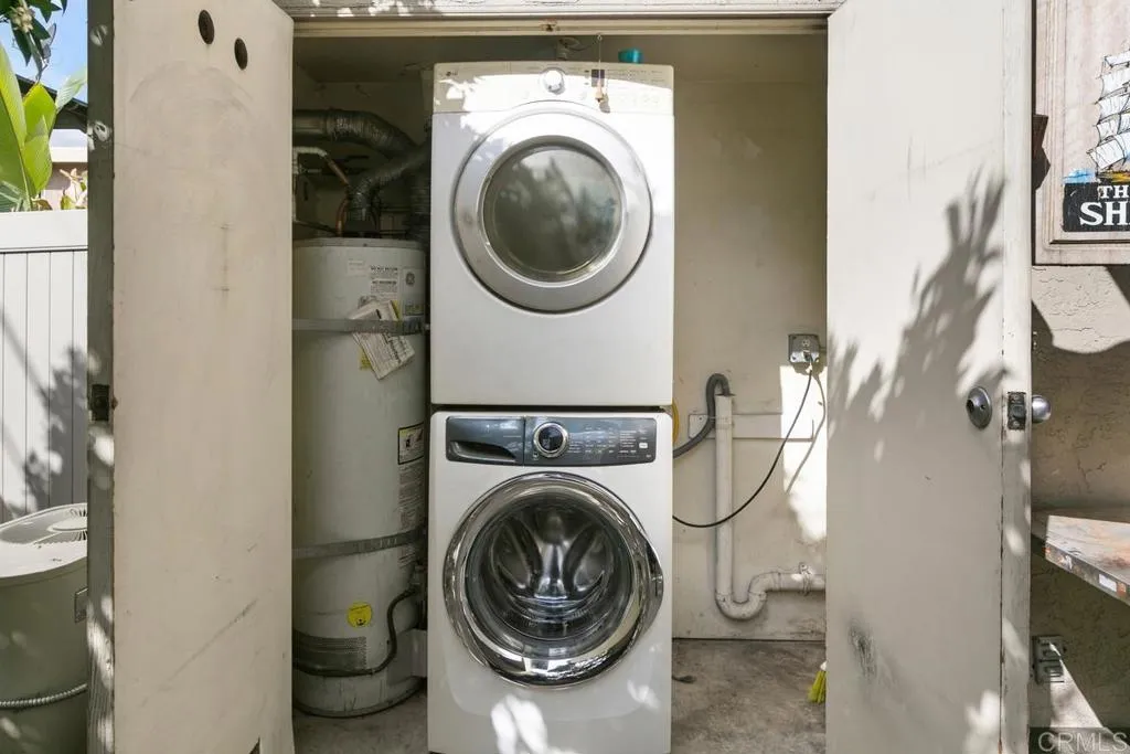 1123 Decker Street Unit: E