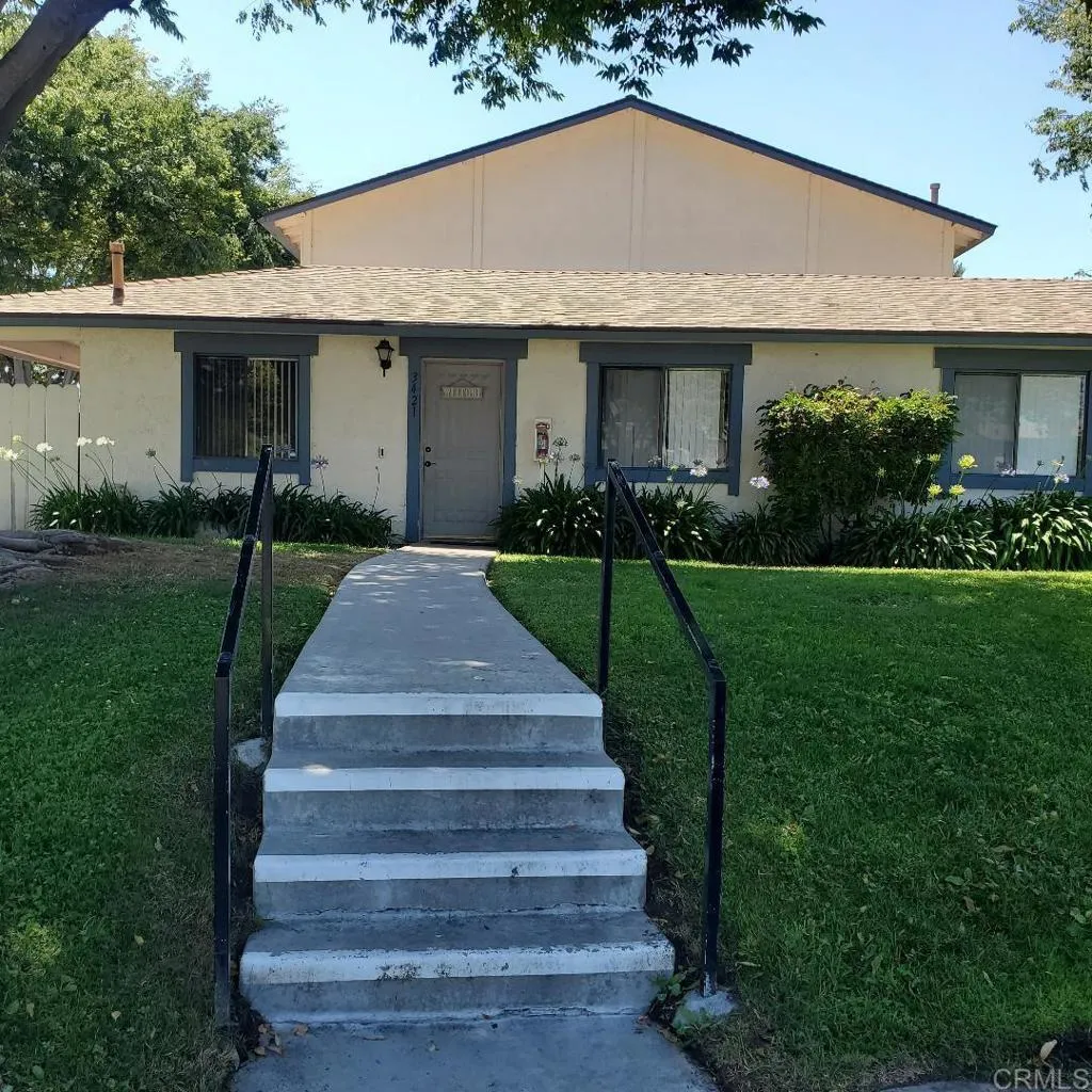 3421 Del Este Way