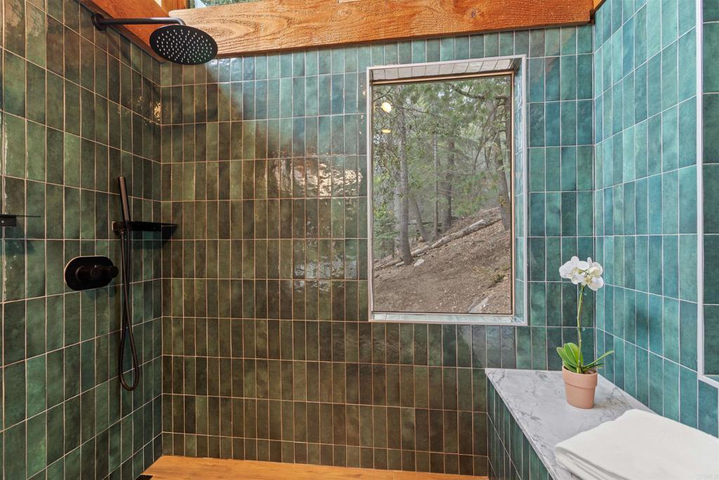 53025 Woodpecker Way