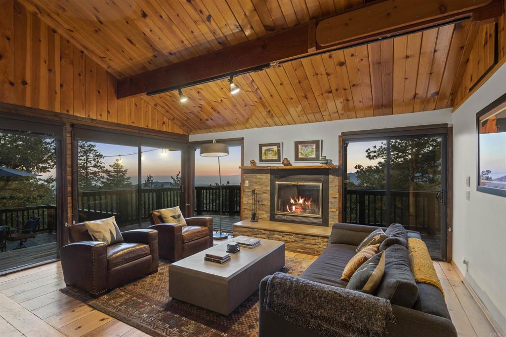 53025 Woodpecker Way