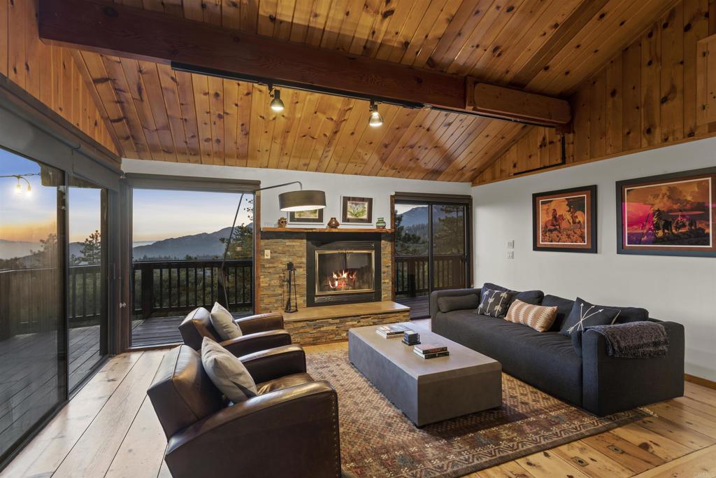 53025 Woodpecker Way