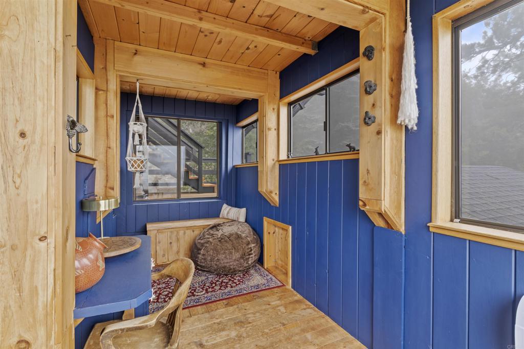 53025 Woodpecker Way