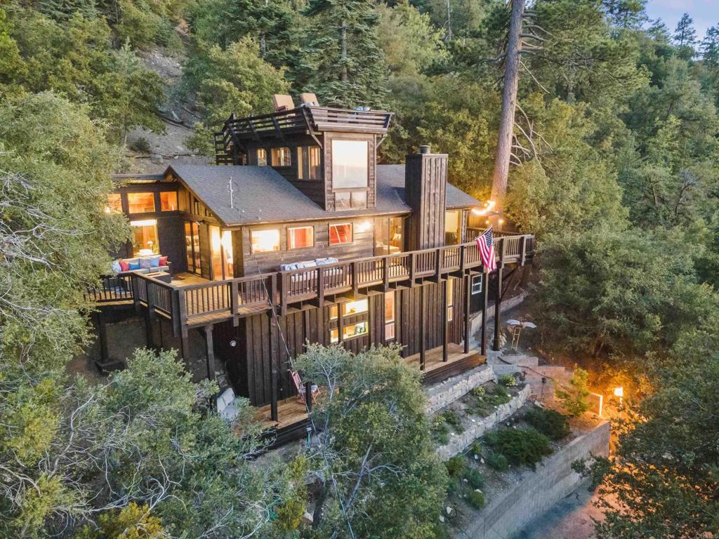 53025 Woodpecker Way