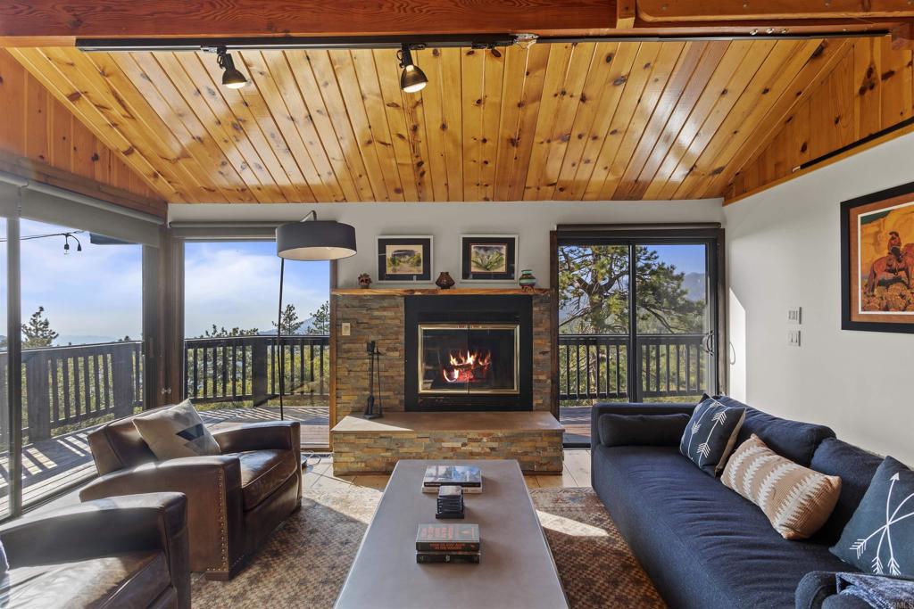 53025 Woodpecker Way