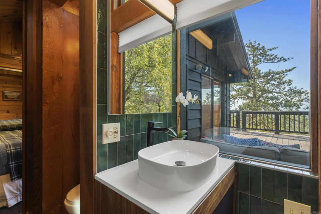 53025 Woodpecker Way